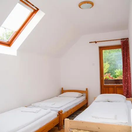 Mokus Vendeghaz Guest house *